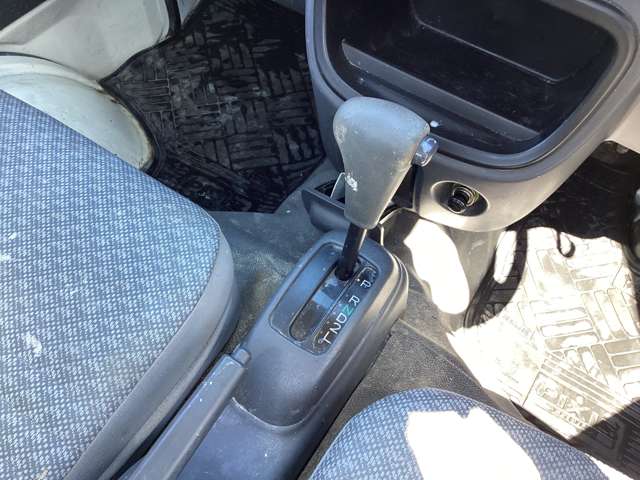 Toyota Pixis Truck 9