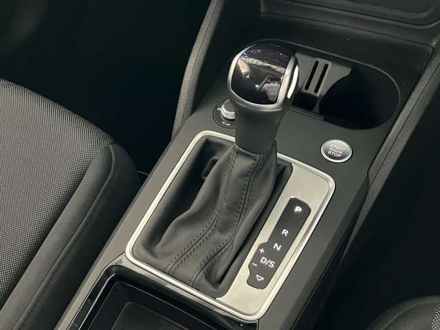 Audi Q2 12