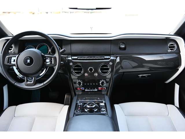 Rolls-Royce ブラックバッジカリナン 6