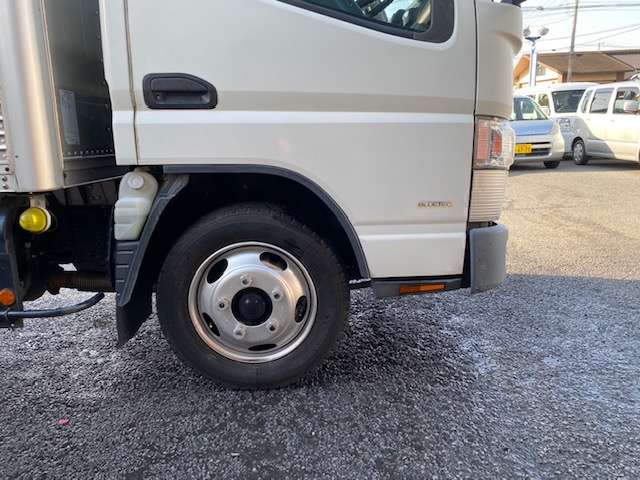 Mitsubishi Fuso Canter 9