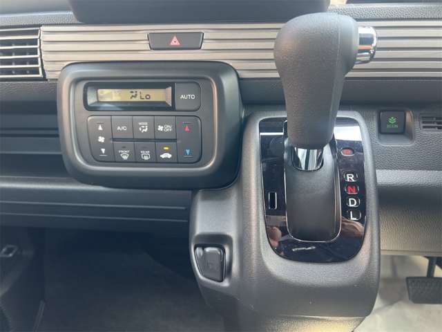 Honda N-VAN 8