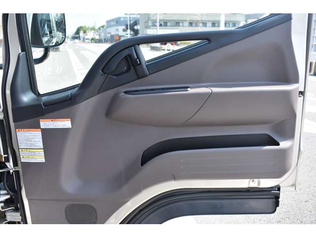 Mitsubishi Fuso Canter 9