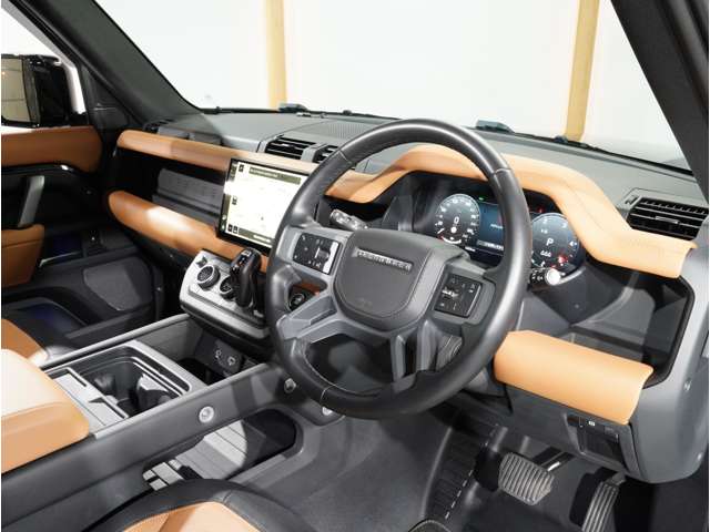 Land Rover Defender 12