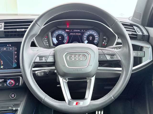 Audi Q3 12