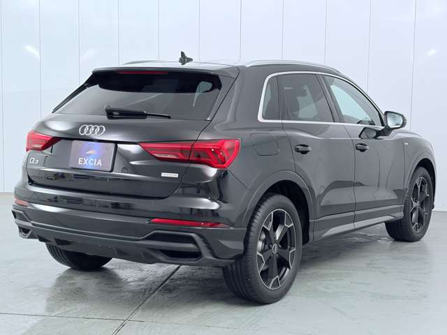 Audi Q3 8