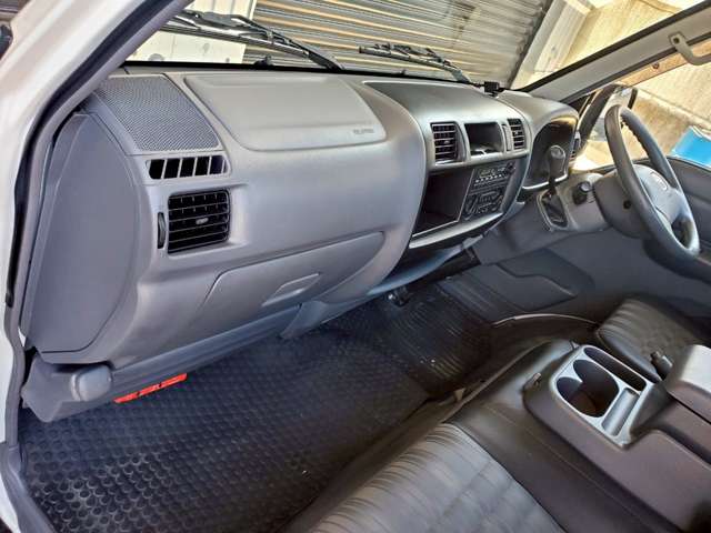 Mazda Bongo Truck 11