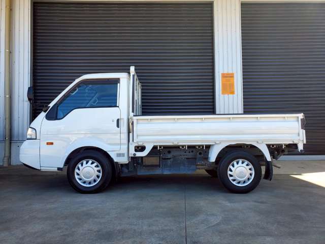 Mazda Bongo Truck 4