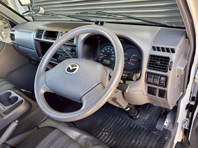 Mazda Bongo Truck 9