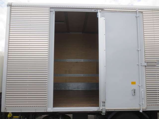 Mitsubishi Fuso Canter 11