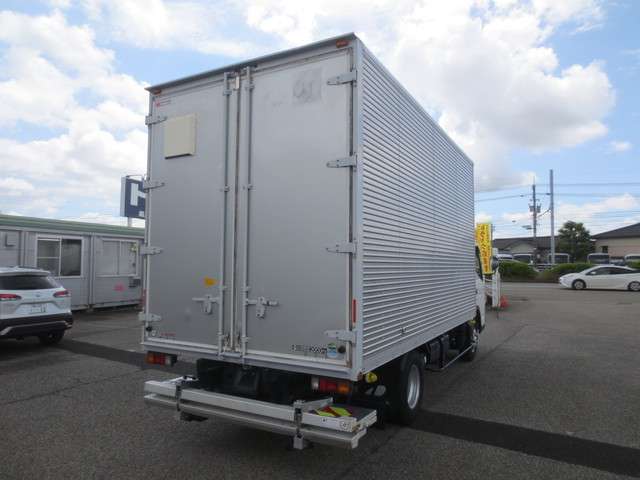 Mitsubishi Fuso Canter 4