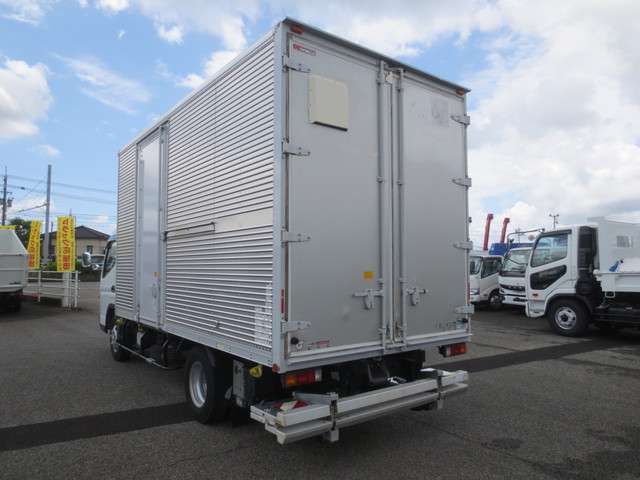 Mitsubishi Fuso Canter 5