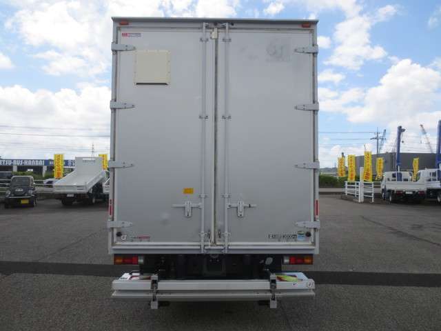 Mitsubishi Fuso Canter 7