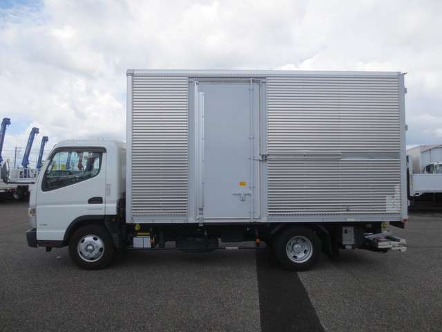 Mitsubishi Fuso Canter 9