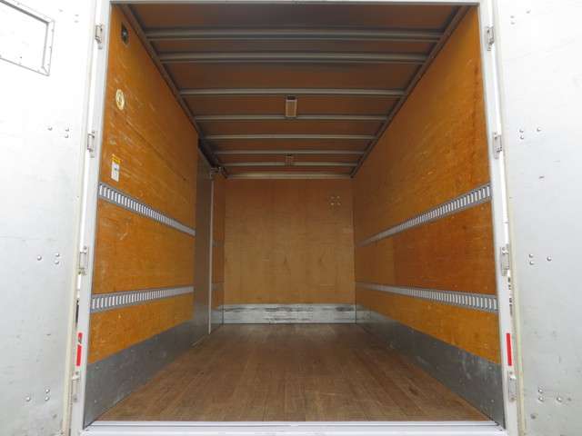 Mitsubishi Fuso Canter 10