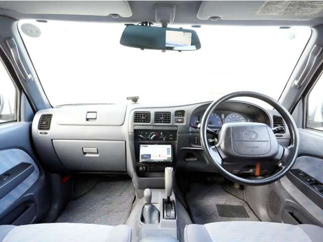 Toyota Hilux 11