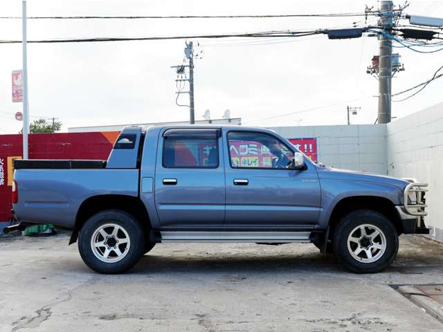 Toyota Hilux 4