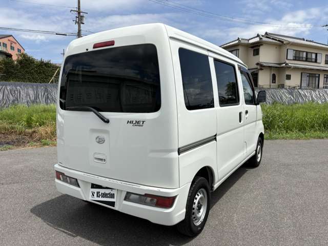 Daihatsu Hijet Cargo 11