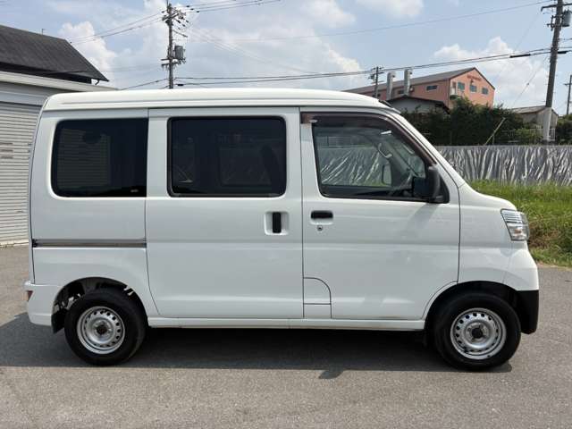 Daihatsu Hijet Cargo 11