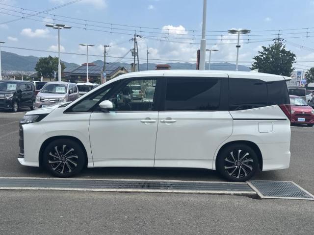 Toyota Noah 2
