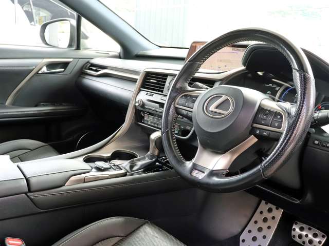 Lexus RX 9
