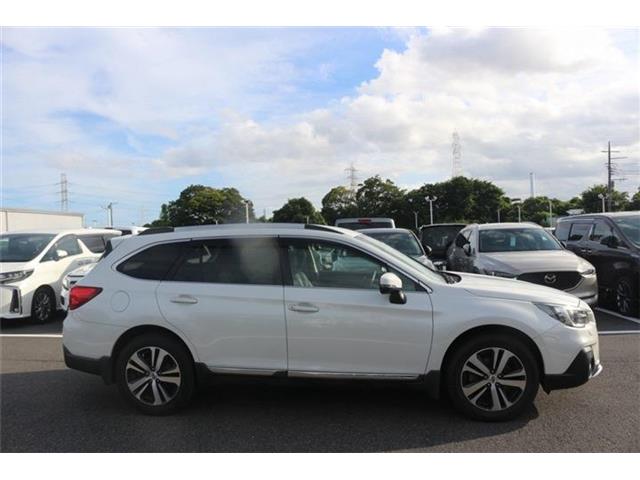 Subaru Legacy Outback 11