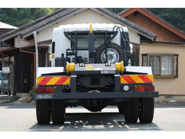 Isuzu Forward 12