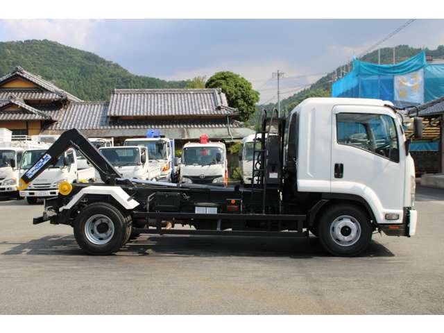 Isuzu Forward 8