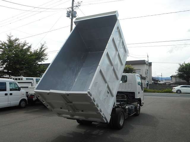 Isuzu Elf 11