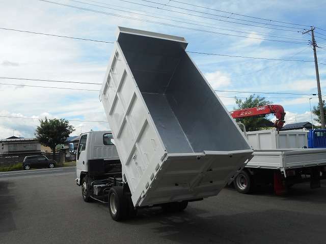 Isuzu Elf 12