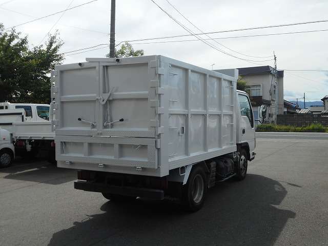 Isuzu Elf 8