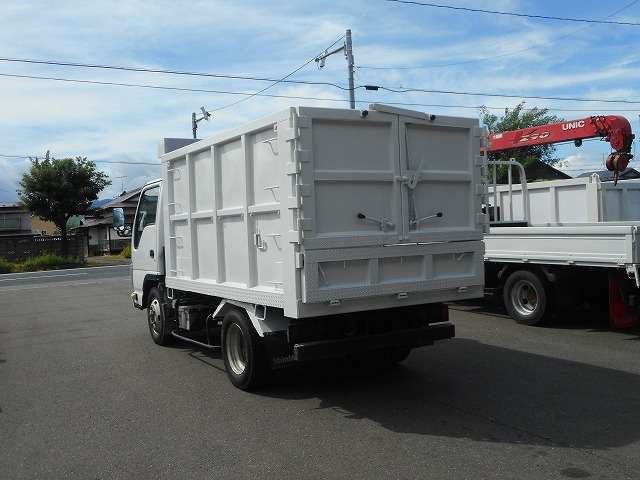 Isuzu Elf 9