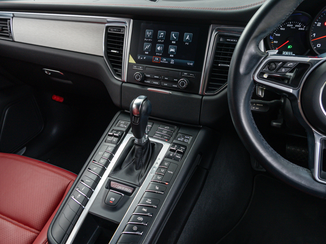 Porsche Macan 12