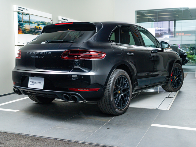Porsche Macan 2