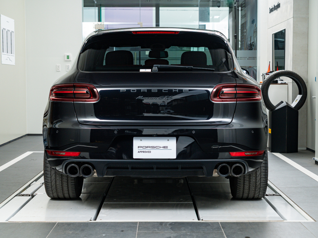 Porsche Macan 4
