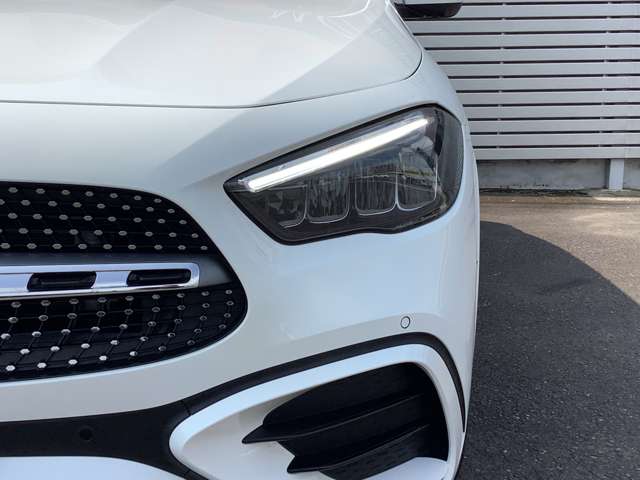 Mercedes-Benz GLA-Class 11