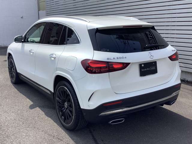 Mercedes-Benz GLA-Class 4