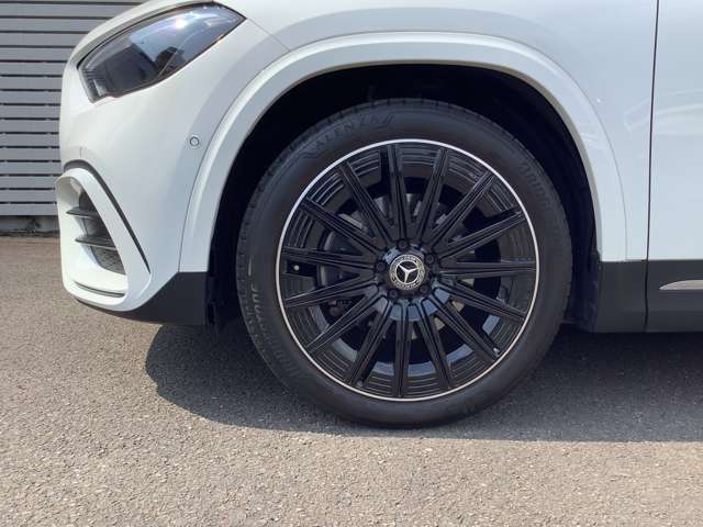 Mercedes-Benz GLA-Class 6