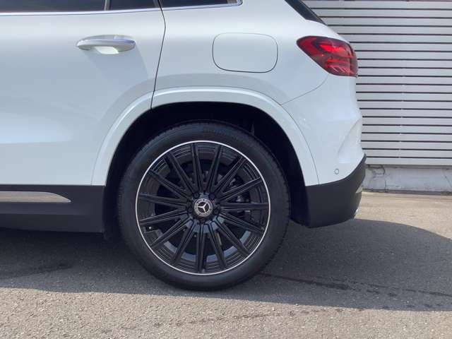 Mercedes-Benz GLA-Class 7