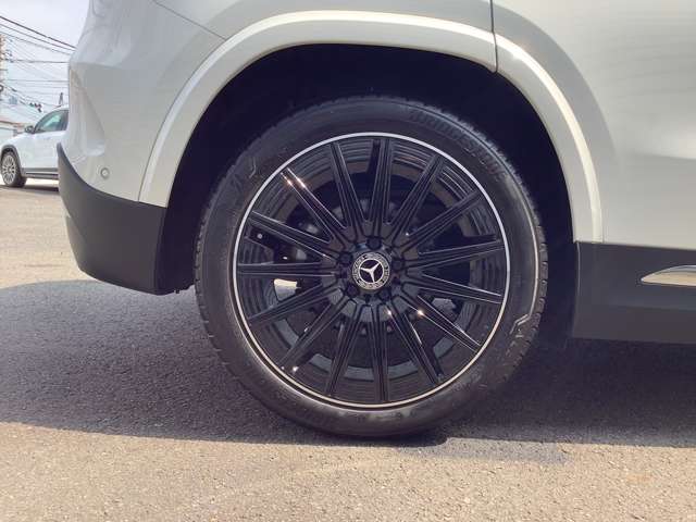 Mercedes-Benz GLA-Class 8