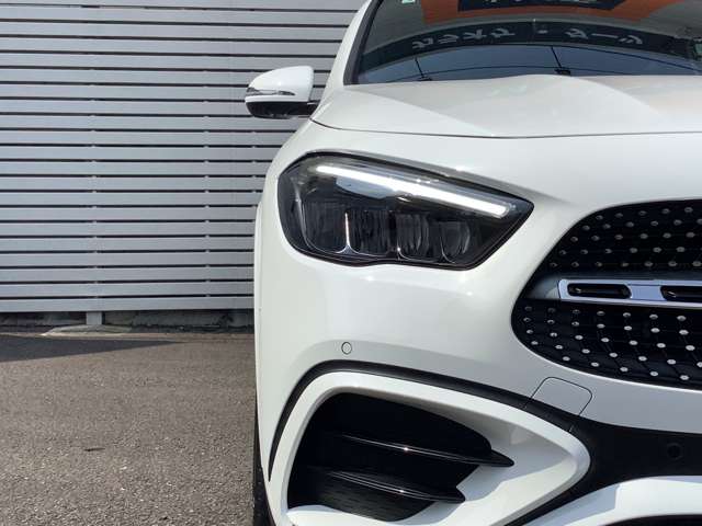 Mercedes-Benz GLA-Class 10