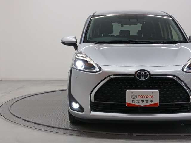 Toyota Sienta 2