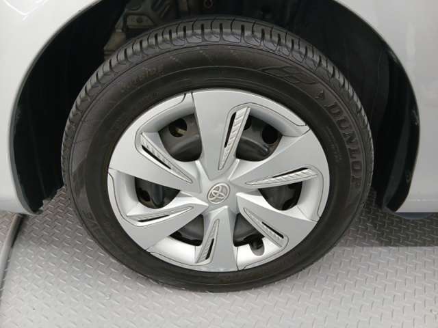 Toyota Sienta 8