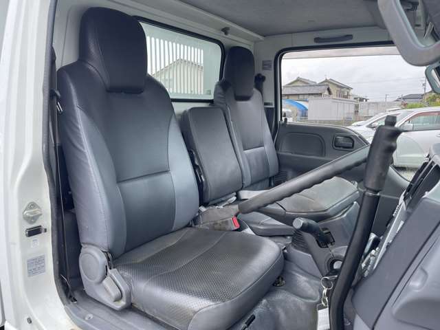 Isuzu Elf 3