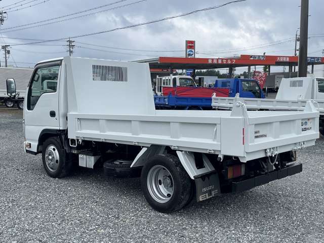 Isuzu Elf 8