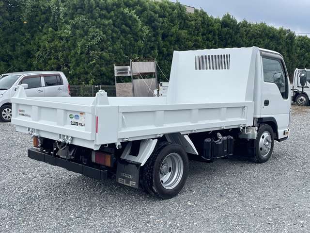 Isuzu Elf 9