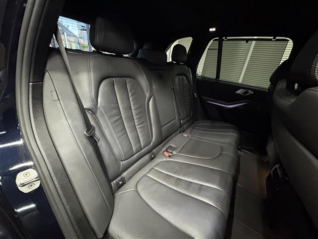 BMW X5 8