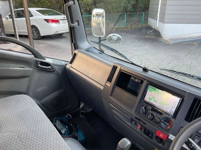 Isuzu Elf 11