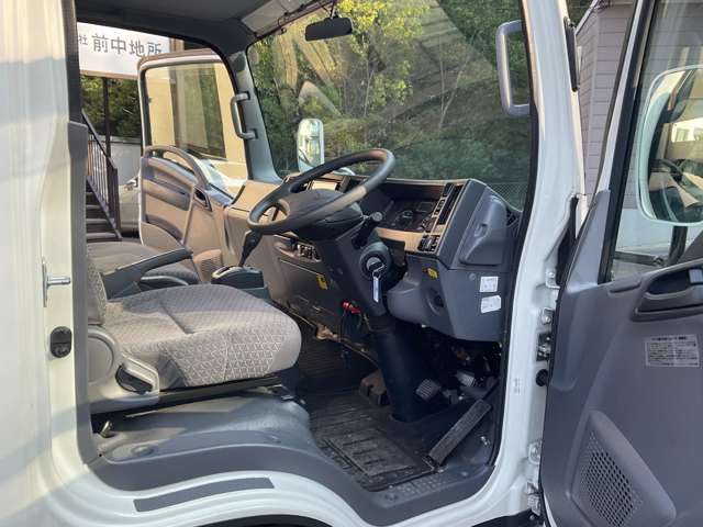 Isuzu Elf 2