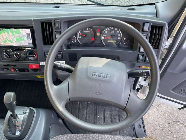 Isuzu Elf 4