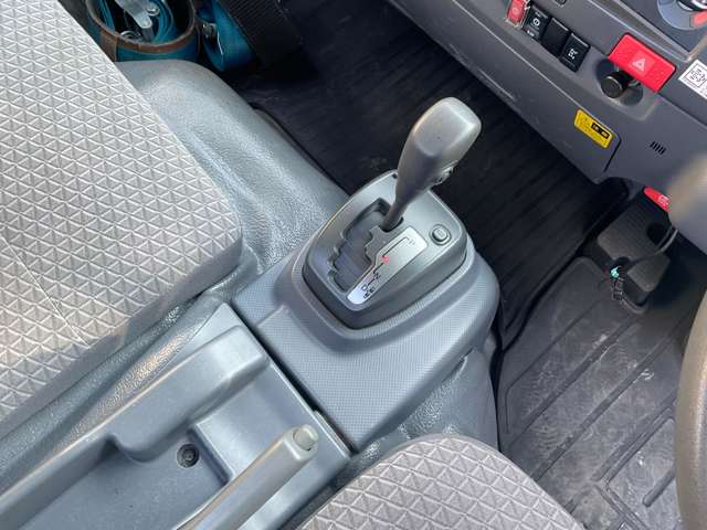Isuzu Elf 5